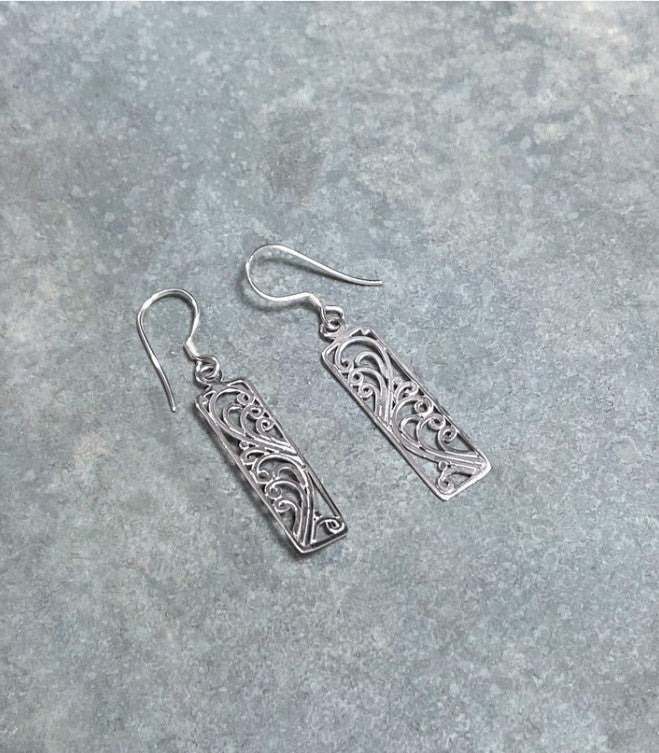 Beautiful rectangle sterling dangle earrings. 1.5 inches long. urbansterlingsilver.com