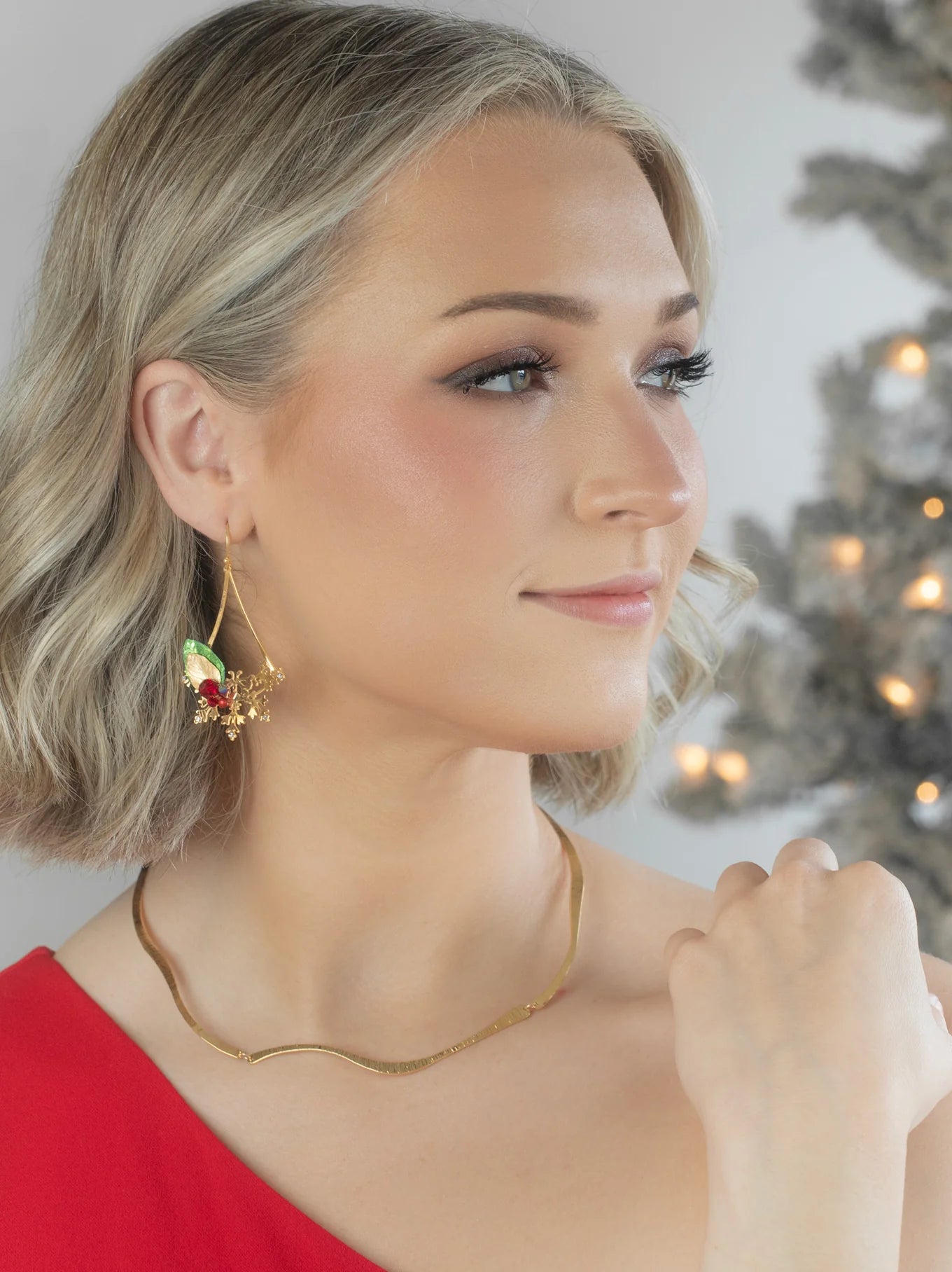 Holly Yashi Boughs Of Holly Earrings