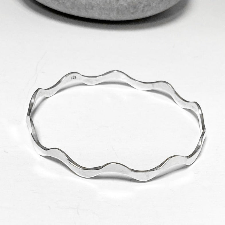 925 Sterling Silver bangle handmade in Mexico with a wavy design
