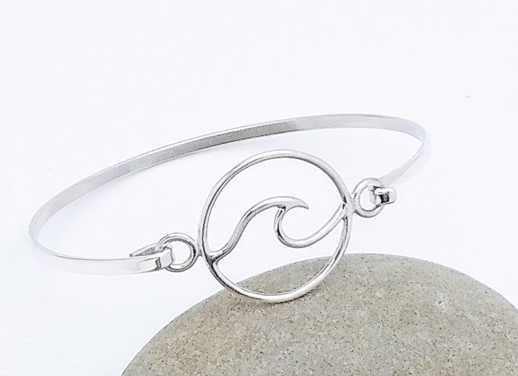 Sterling Clasp Wave Bangle - Silver Parrot, Inc. 