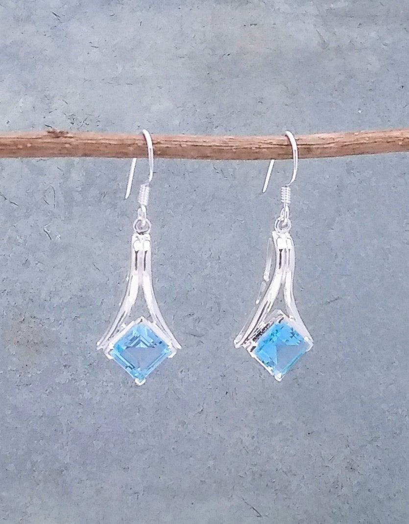 Sterling Silver Earring With Blue Topaz - Silver Parrot, Inc. 