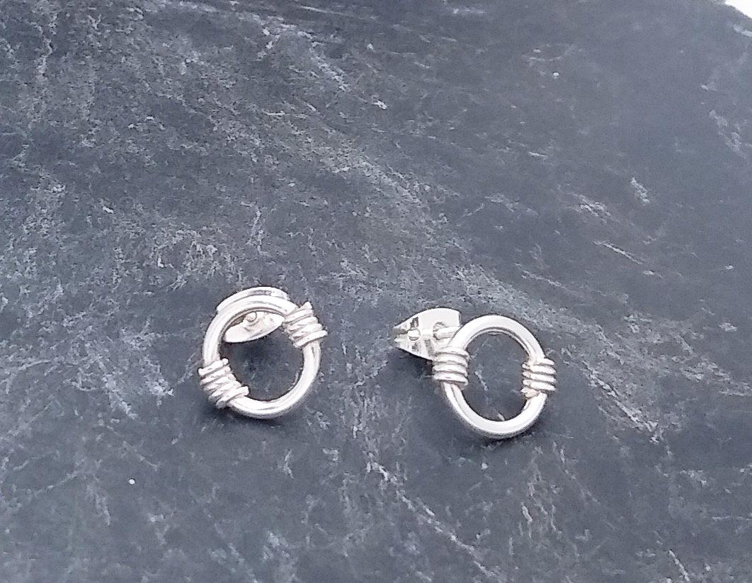 Sterling Circle Stud With Wire Detail - Silver Parrot, Inc. 